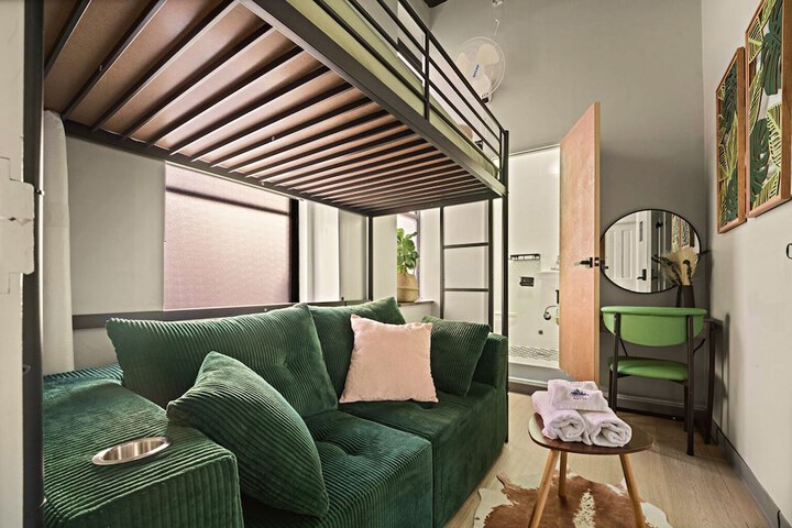 Room 20 of 35