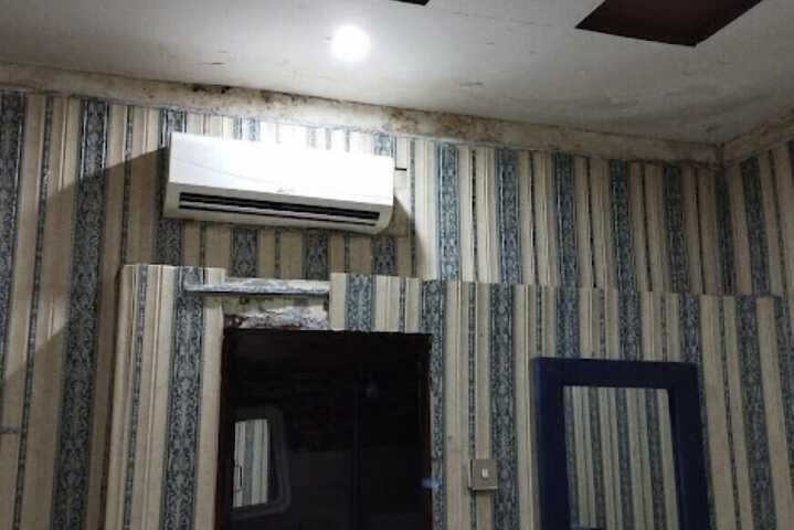 Room 13 of 17