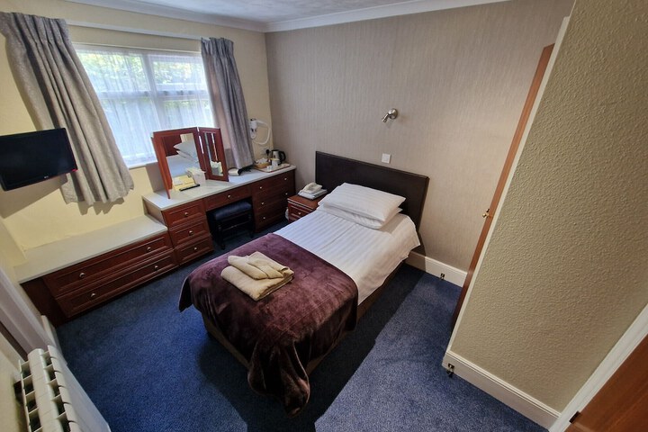 Room 11 of 36
