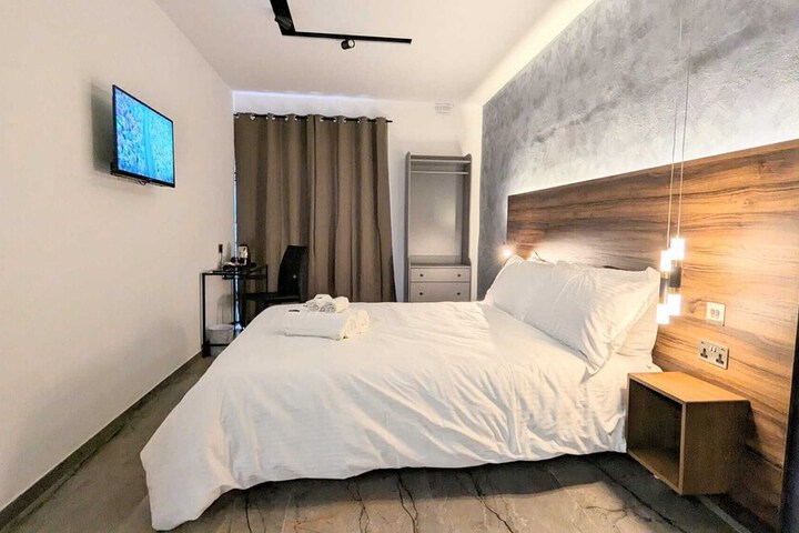 Room 18 of 24