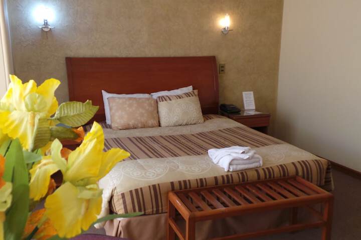 Room 3 of 20