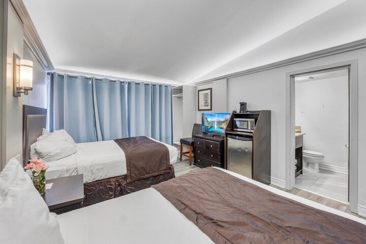 Room 16 of 44