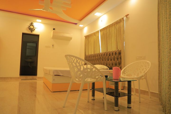 Room 14 of 19