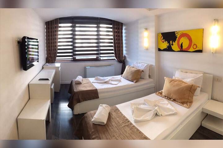Room 4 of 46
