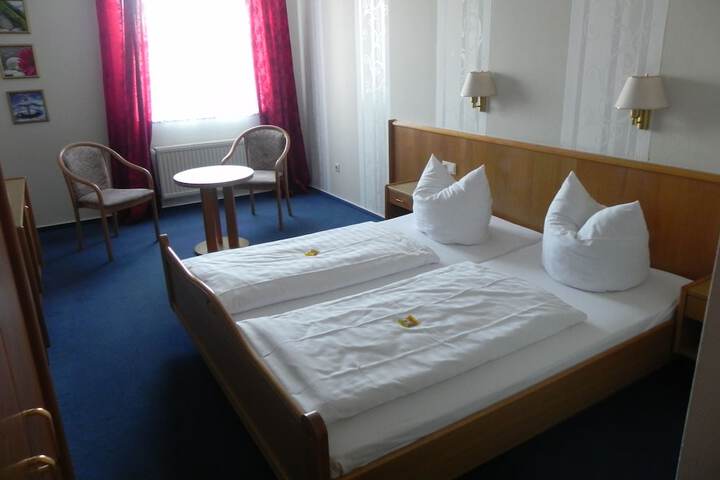 Room 15 of 38
