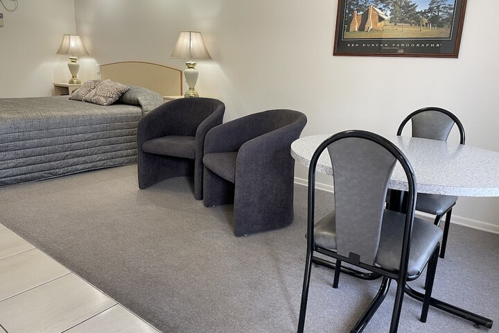 Room 4 of 51