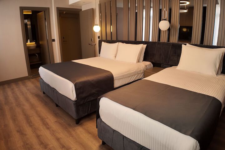 Room 6 of 64
