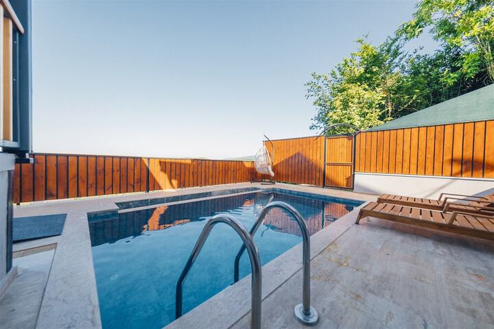 Pool 59 of 80