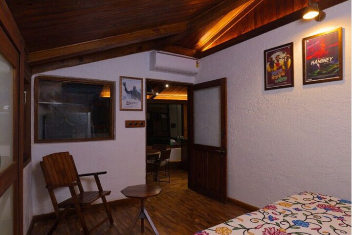 Room 2 of 18