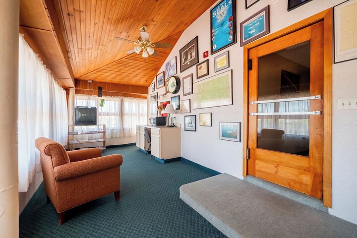 Hotel Interior 9 of 68