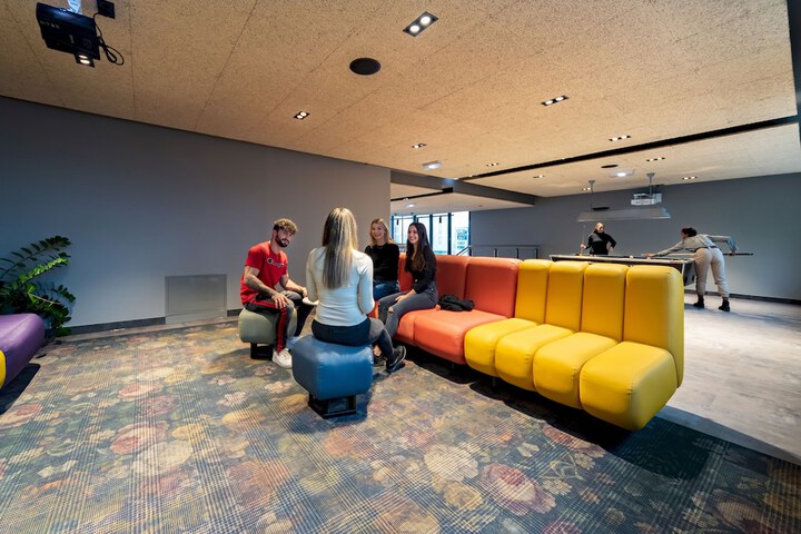 Guest Lobby