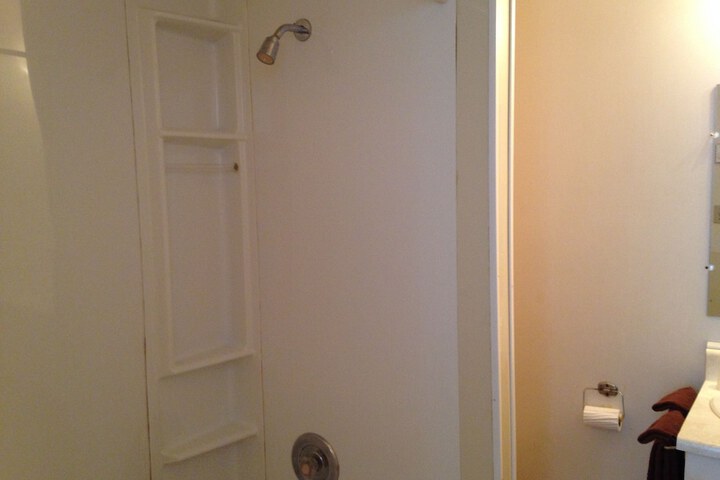 Room 35 of 46