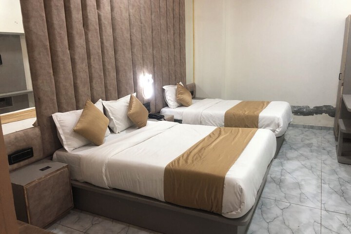 Room 6 of 26