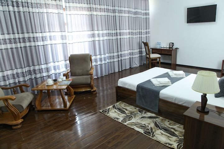 Room 14 of 27