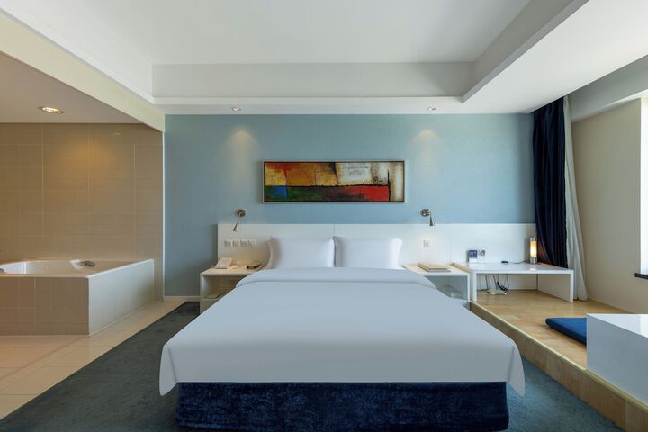 Room 30 of 98