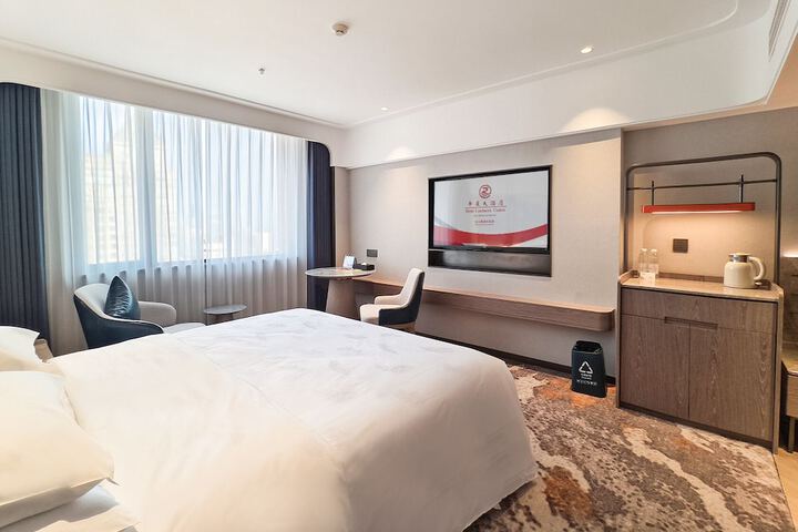 Room 28 of 82