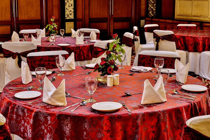 Ballroom/Hall 73 of 95