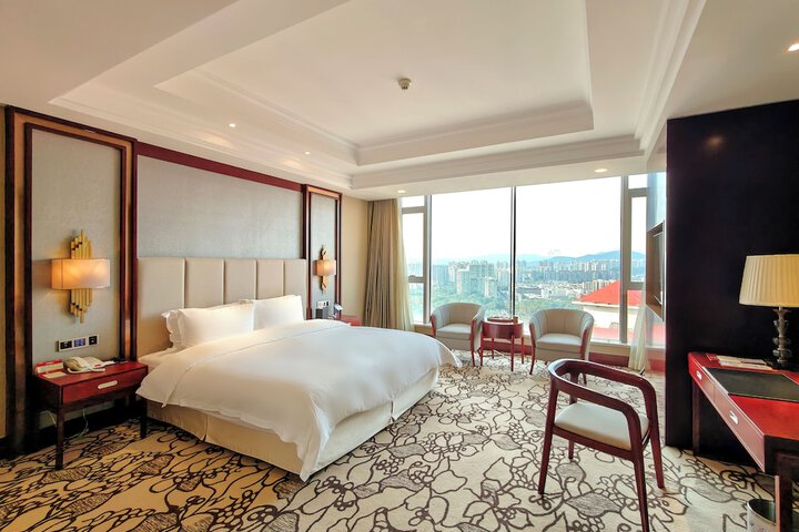 Room 45 of 102