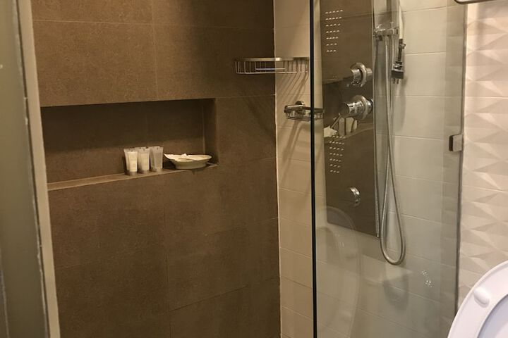 Room 18 of 21