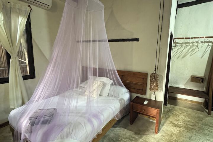 Room 80 of 172