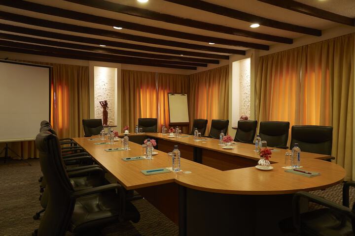 Business Center 131 of 195