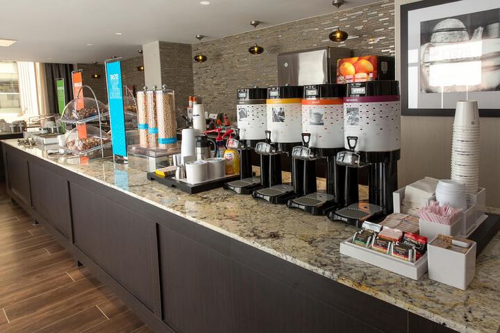 Breakfast/Coffee Service 63 of 77