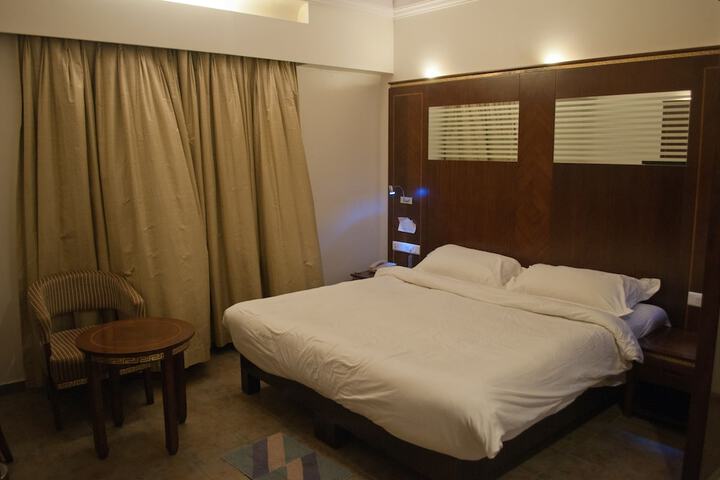 Room 4 of 35