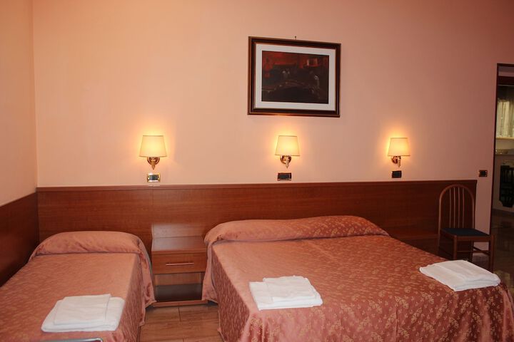 Room 50 of 73