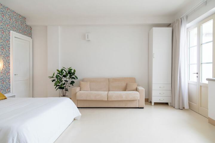 Room 5 of 74