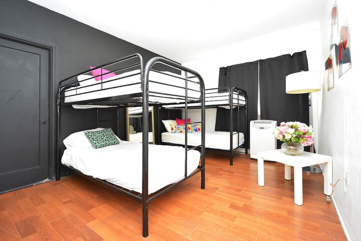 Room 7 of 33