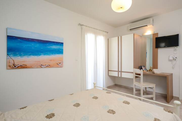 Room 3 of 46