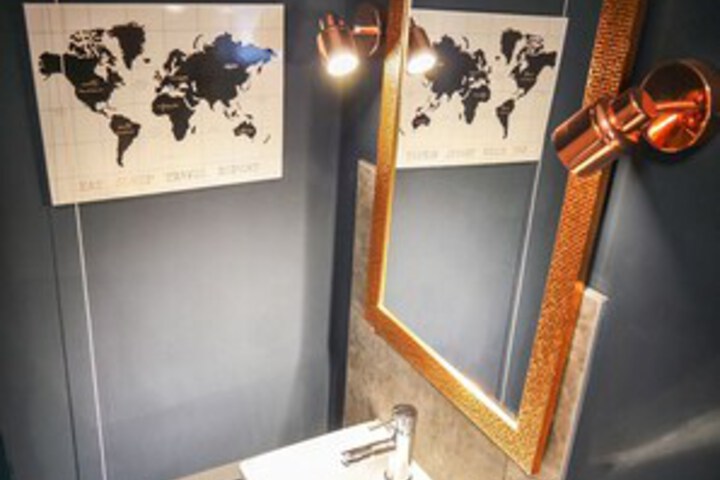 Room 4 of 25