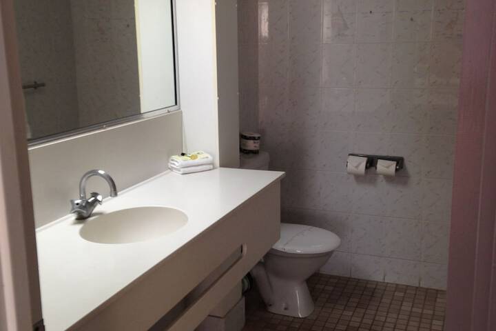 Room 4 of 12