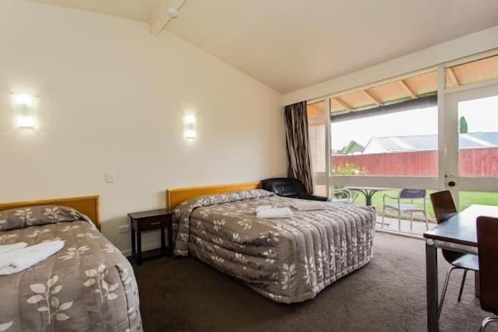 Room 3 of 34
