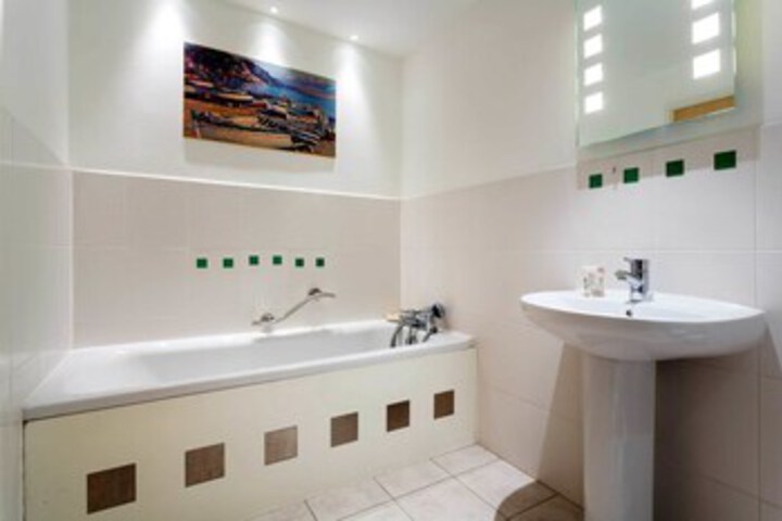 Room 2 of 25