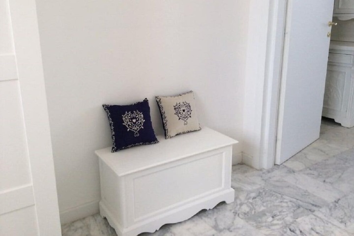 Room 14 of 24