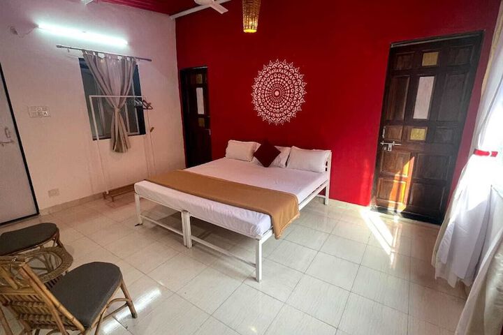 Room 4 of 65