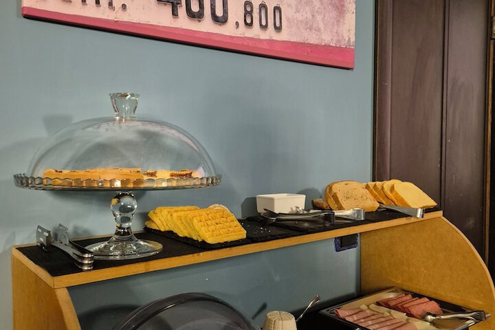 Breakfast/Coffee Service 12 of 16