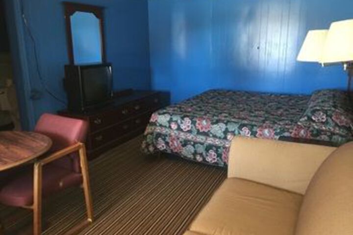 Room 3 of 7