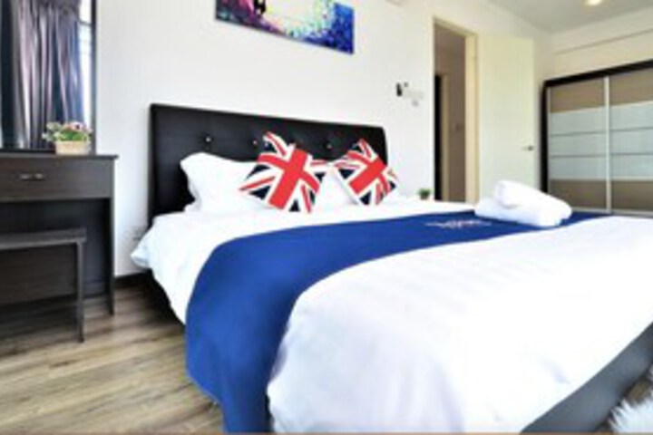 Room 15 of 18