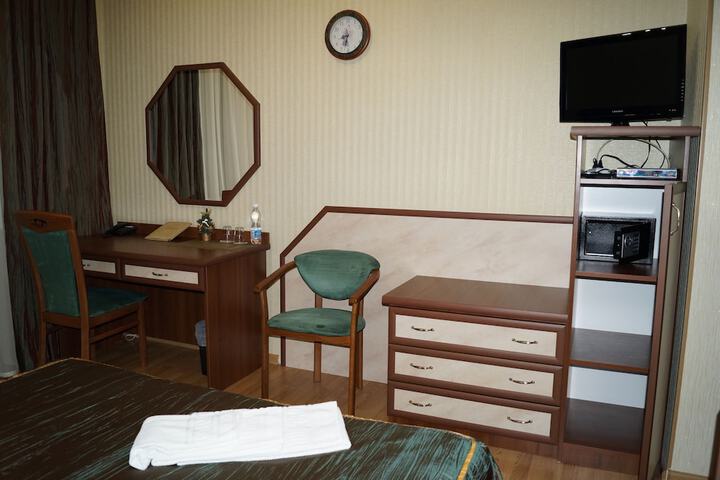 Room 6 of 60