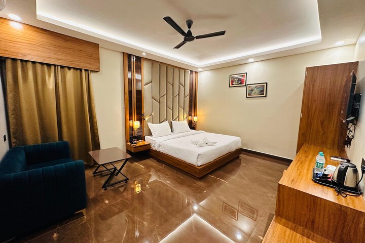Room 7 of 17