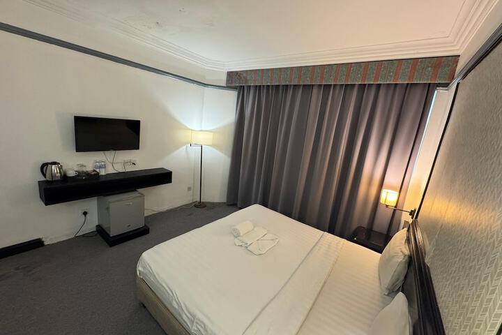 Room 42 of 63