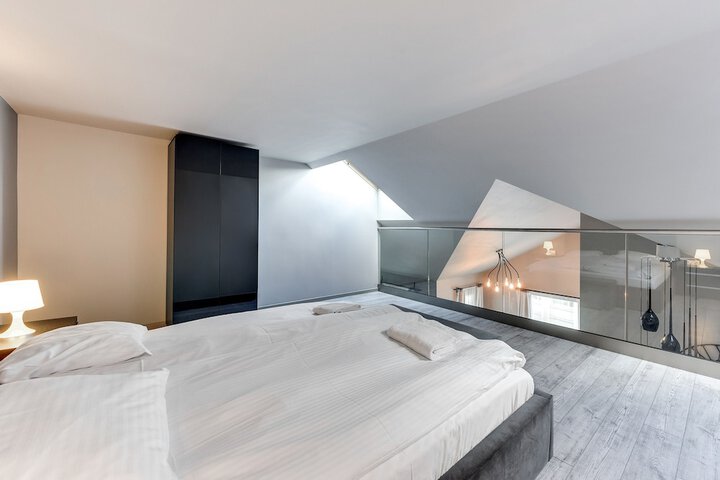 Room 47 of 183