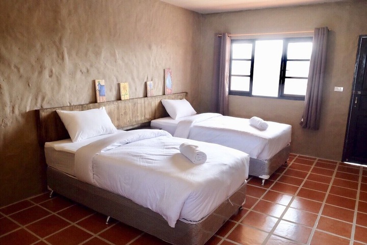 Room 5 of 40