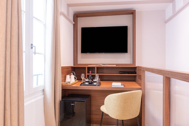 Room 16 of 34