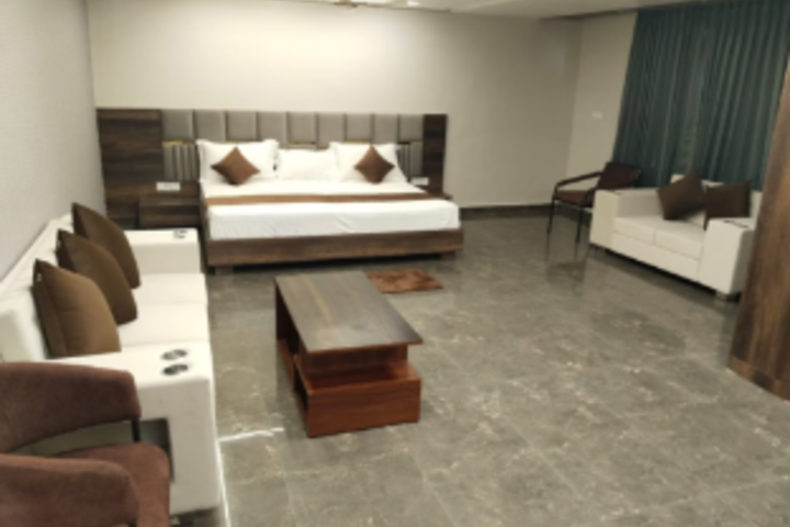 Room 8 of 8