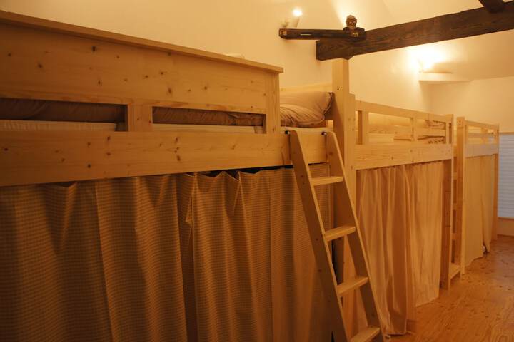 Room 9 of 53