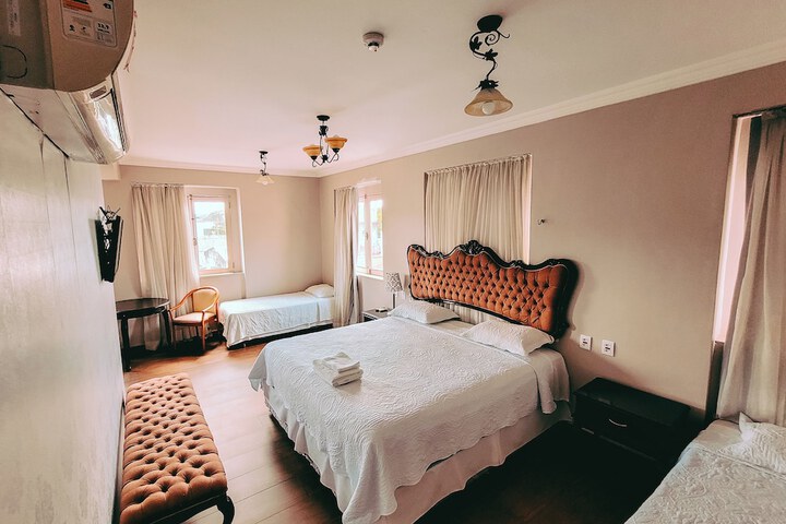 Room 20 of 28