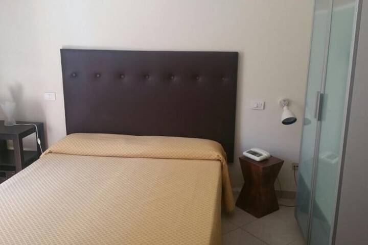 Room 8 of 30